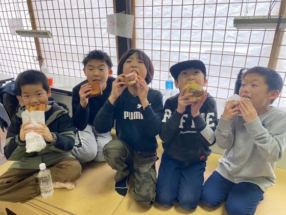 能登島の避難所へ食糧支援を行いました(子供達が美味しそうに食べてくれました！)1月18日